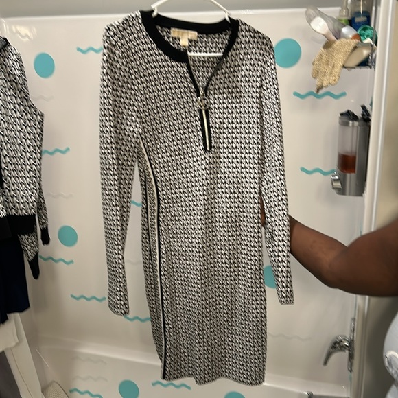 MK Long sleeve black and white logo dress size small - Picture 3 of 5